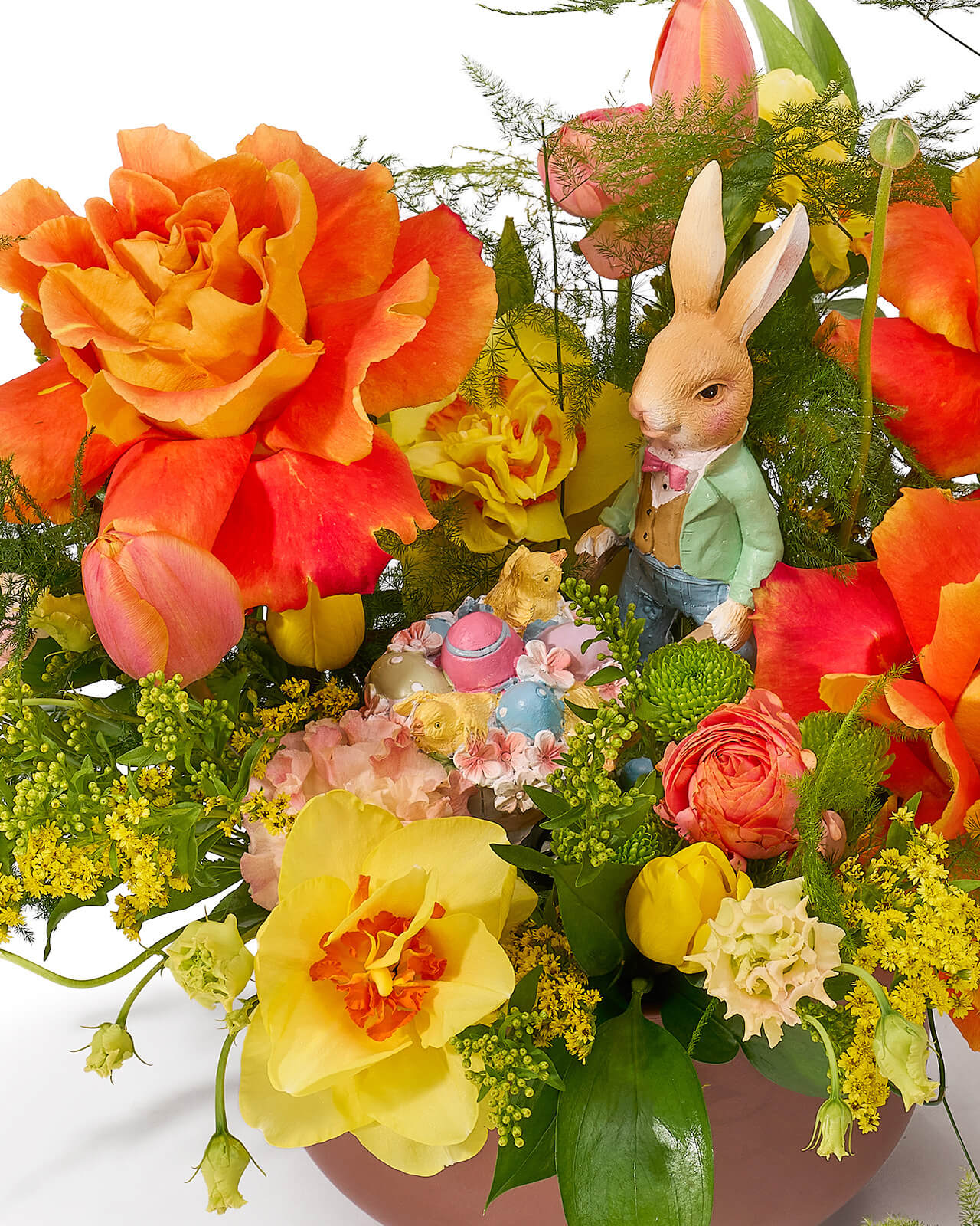 Aranjament de Paste cu trandafiri, narcise si lalele „Blooming Grace”