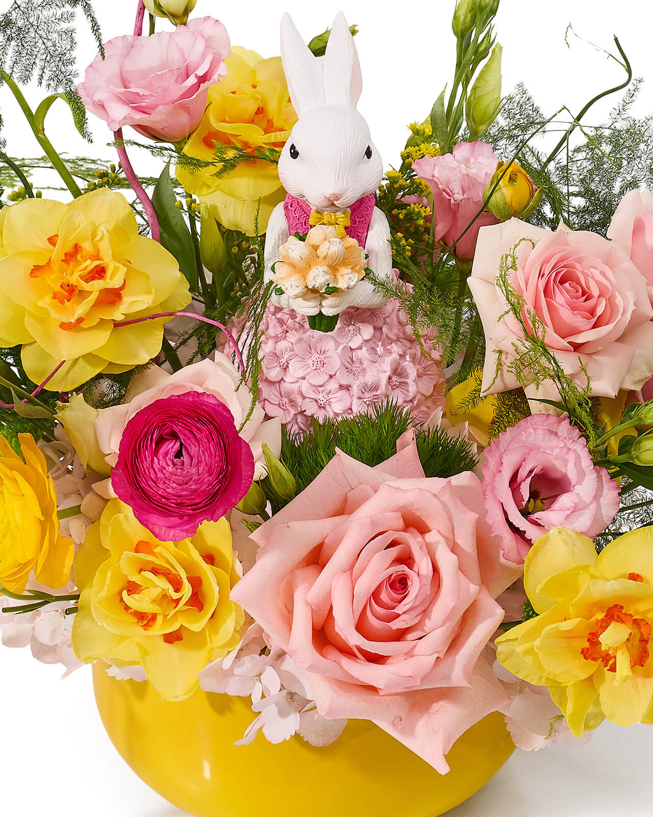 Aranjament de Paste in vas ceramic cu trandafiri roz, narcise, hortensie, ranunculus si minirose „Morning Serenity”