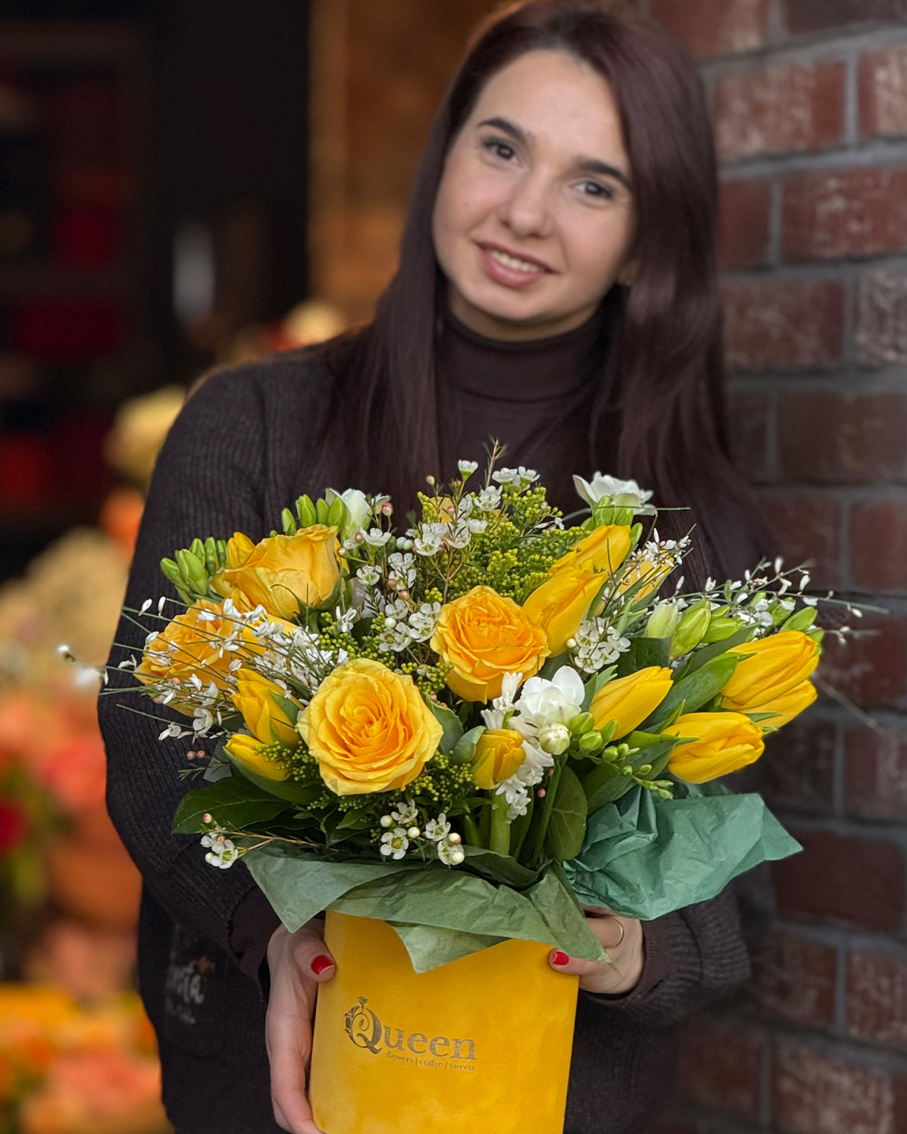 Aranjament floral cu trandafiri și lalele „Aurora Garden”-2