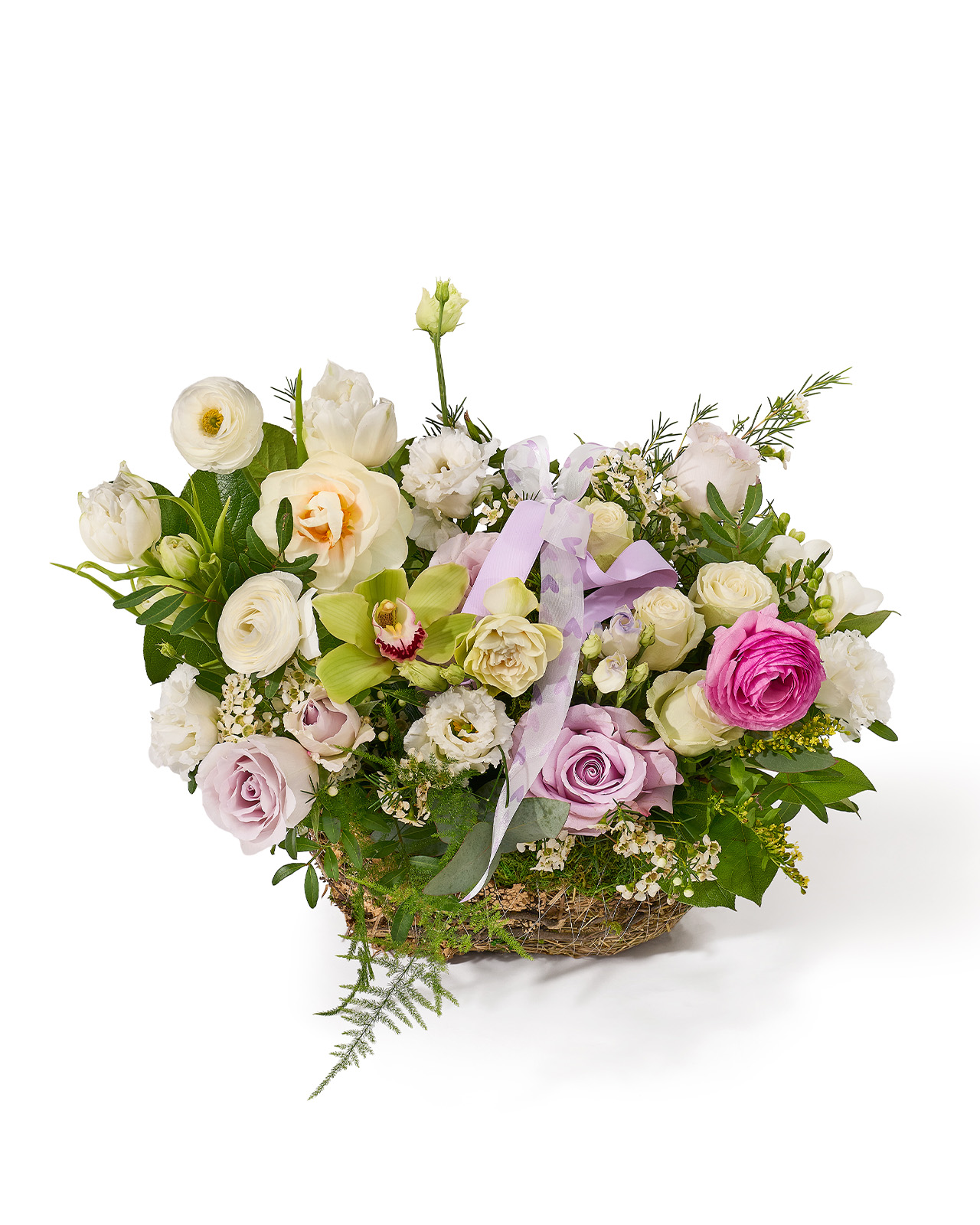 Aranjament floral in cos cu trandafiri mov, ranunculus alb, lalele albe, narcise si frezii „Summer Lace”