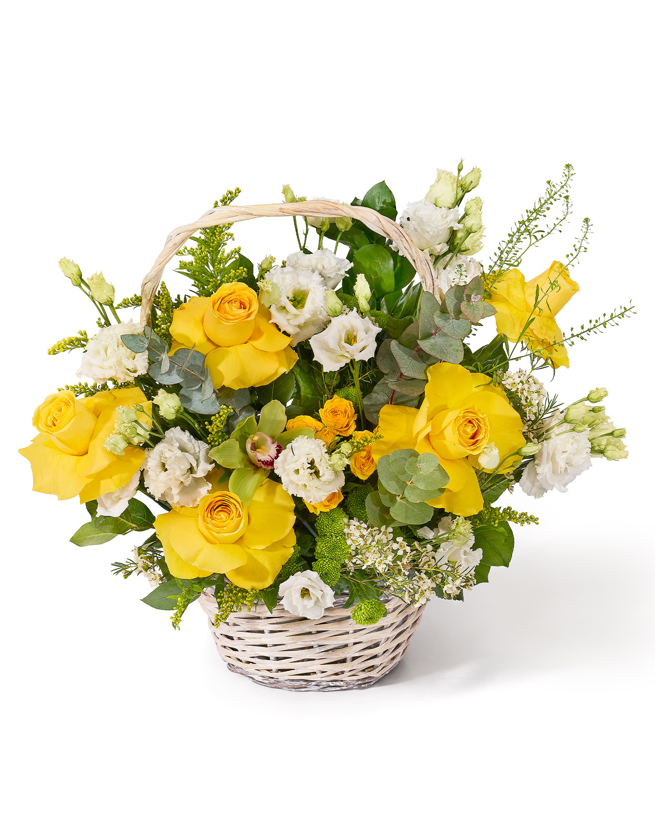Aranjament floral in cos de lemn cu trandafiri galbeni, lisianthus alb, minirose si cymbidium „Blush Cascade”