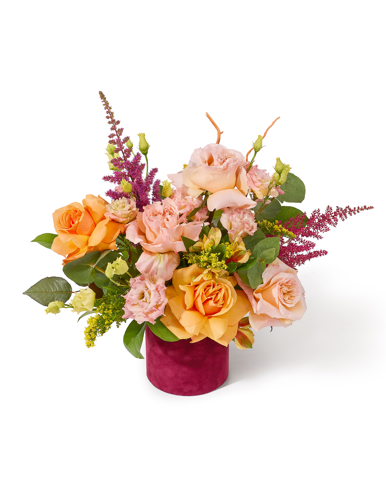 Aranjament floral in cutie de catifea cu trandafiri somon si portocalii, lisianthus, alstroemeria si astilbe „Summer Glow”