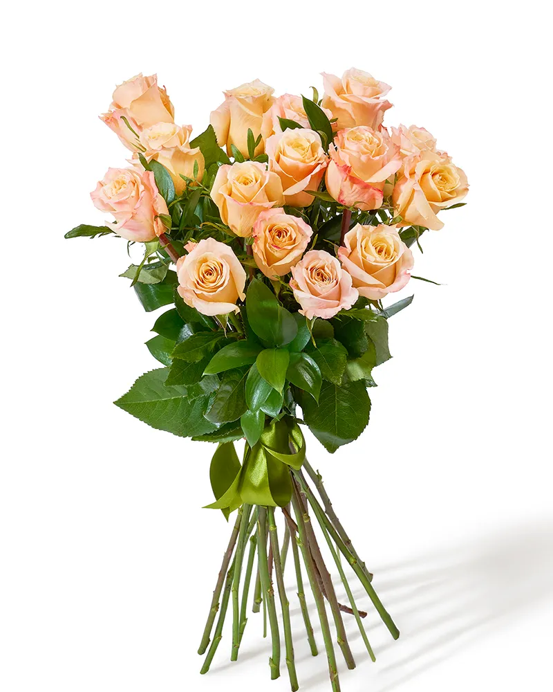 Buchet cu 15 trandafiri „Ruby Charm”