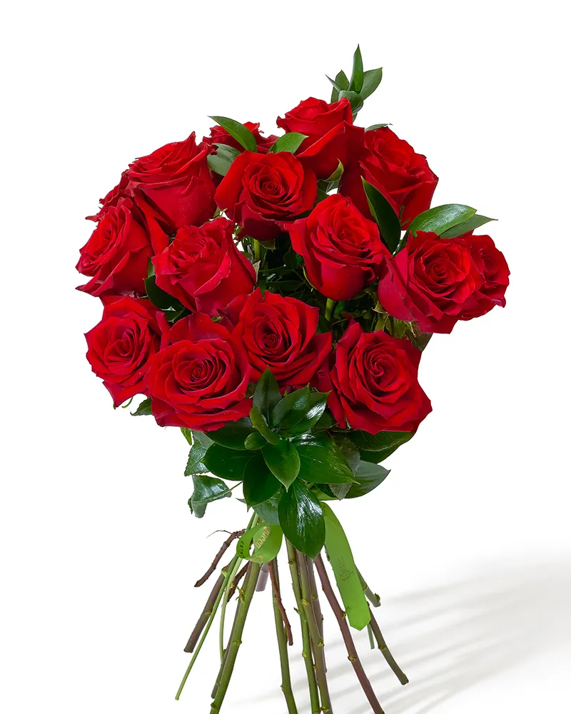 Buchet cu 15 trandafiri „Scarlet Bliss”