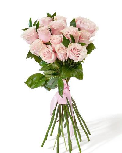 Buchet cu 15 trandafiri „Velvet Flame”