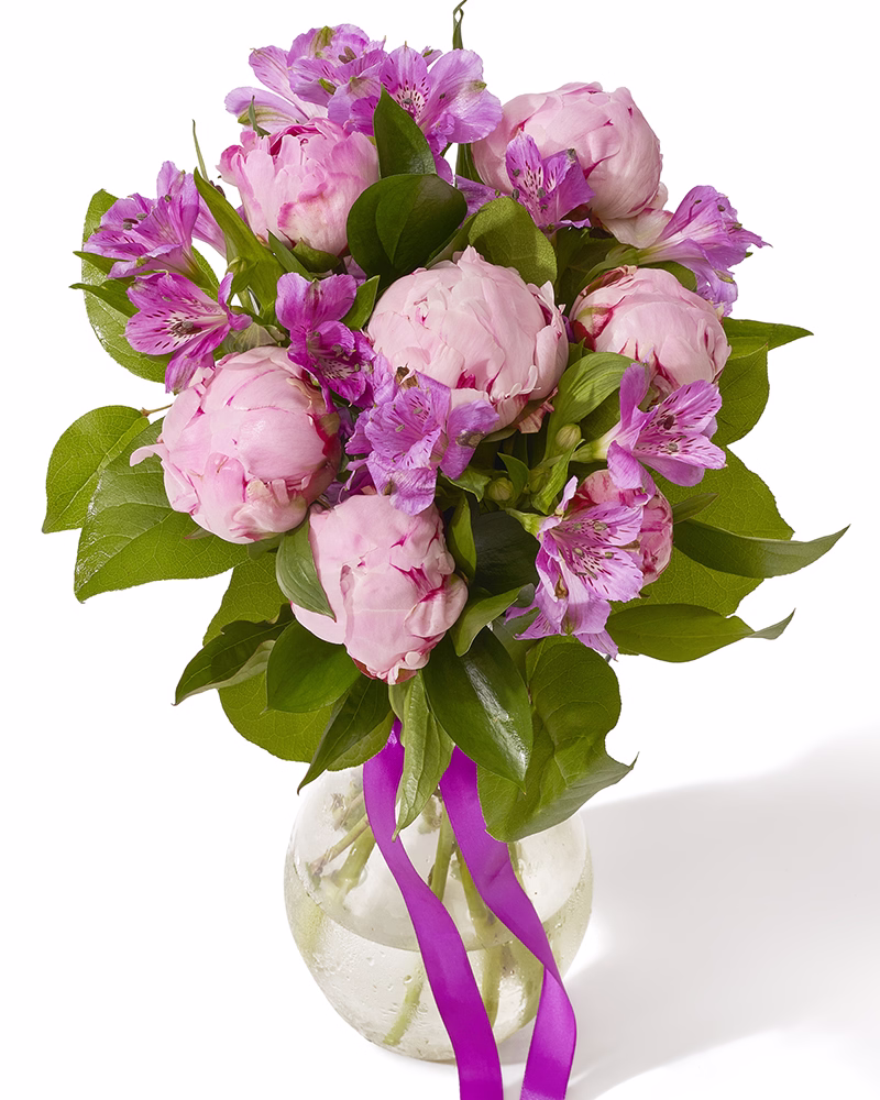 Buchet cu bujori si lisianthus „Delicate Whisper”--1