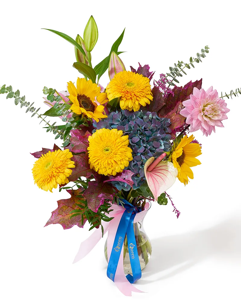 Buchet cu crin, hortensie și gerbera „Elegant Dawn”