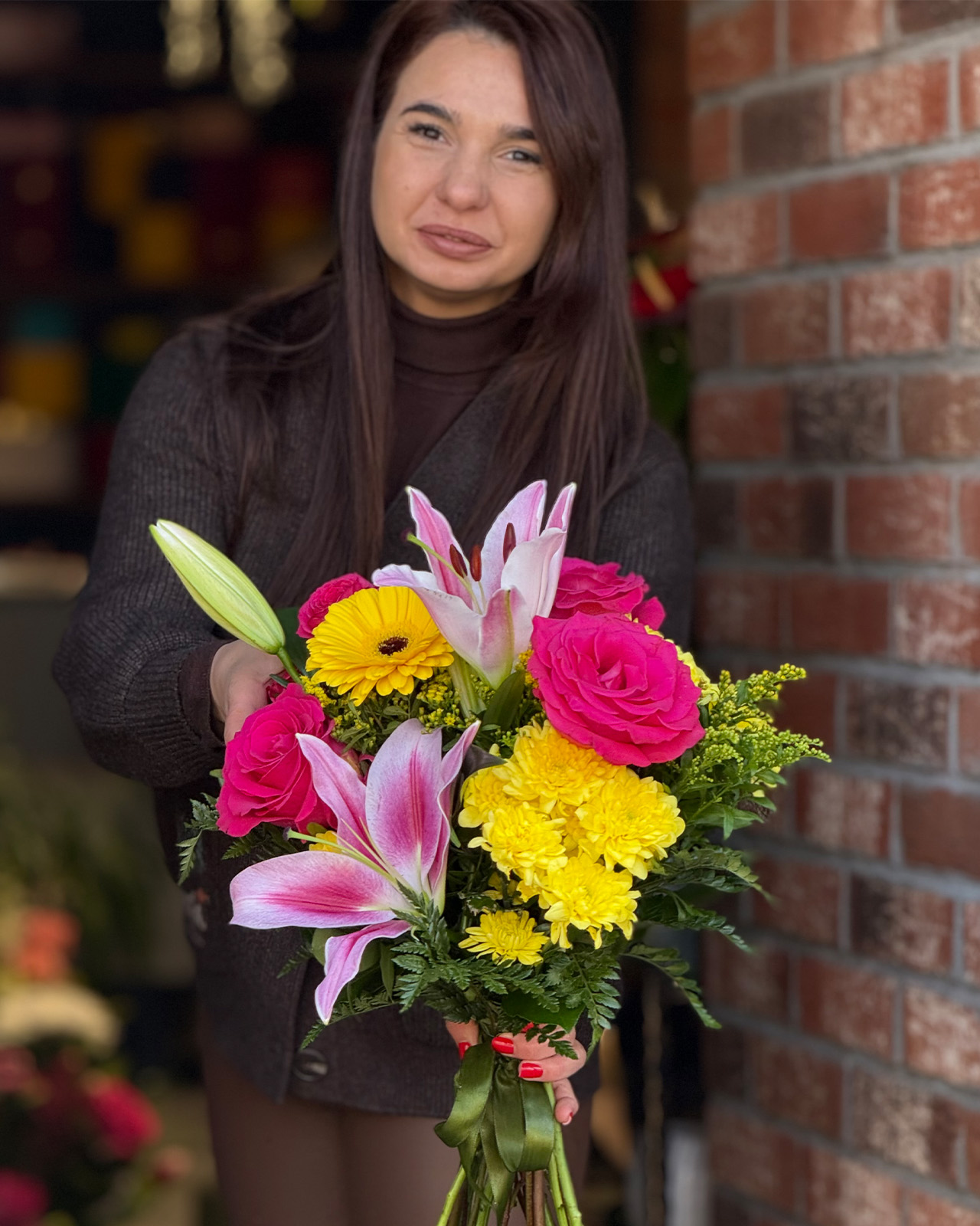 Buchet cu crin și trandafiri „Morning Charm”-2