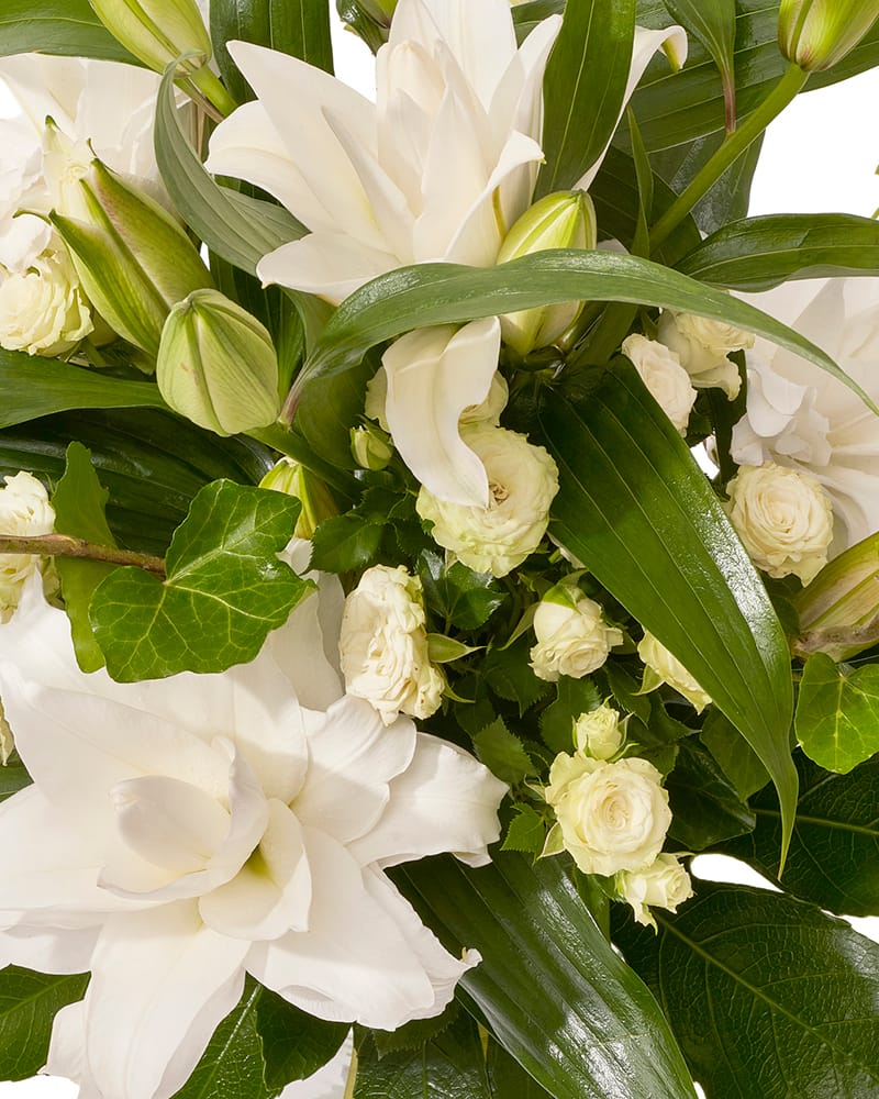 Buchet cu crini si minirose „Delicate Sunrise”-1