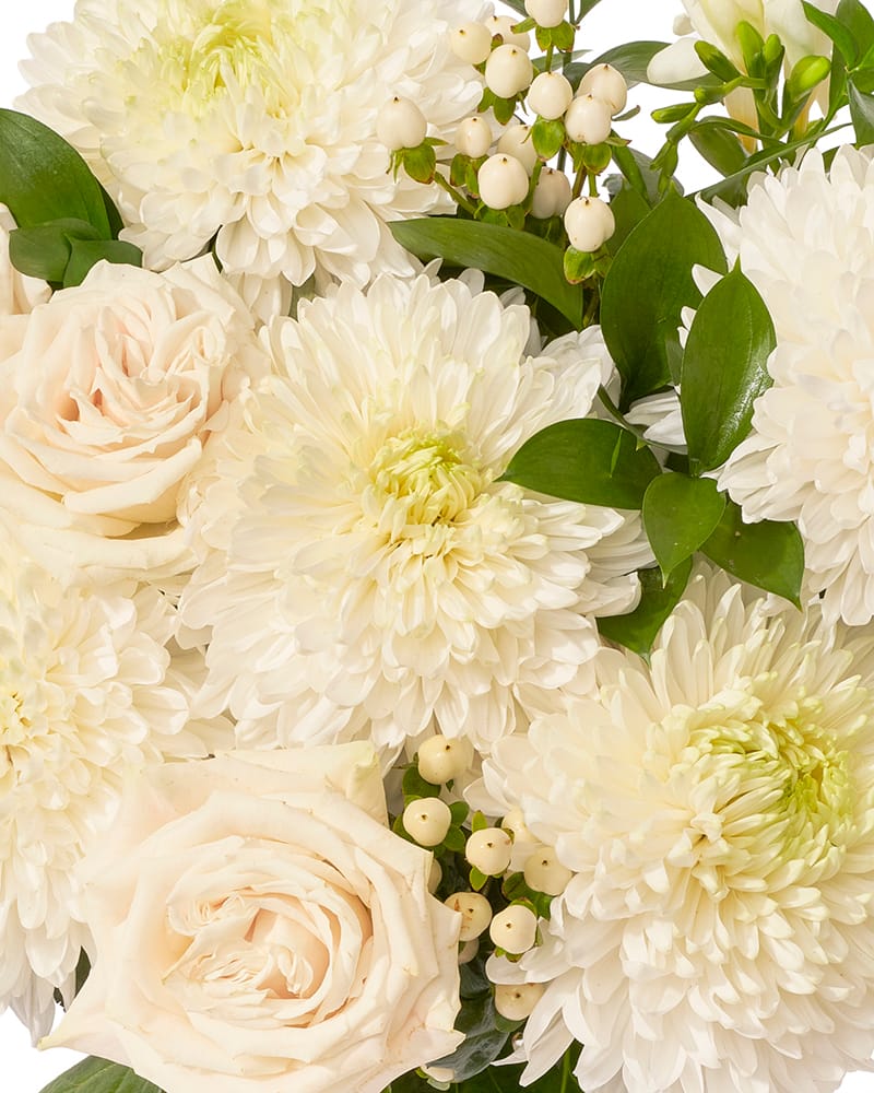 Buchet cu crizanteme, trandafiri si hypericum „Autumn Glow”-2