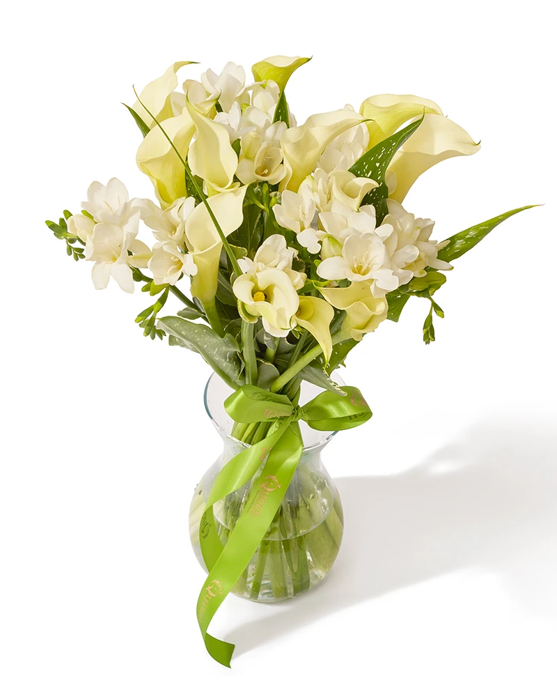 Buchet cu frezii si cale „Fragrant Radiance”