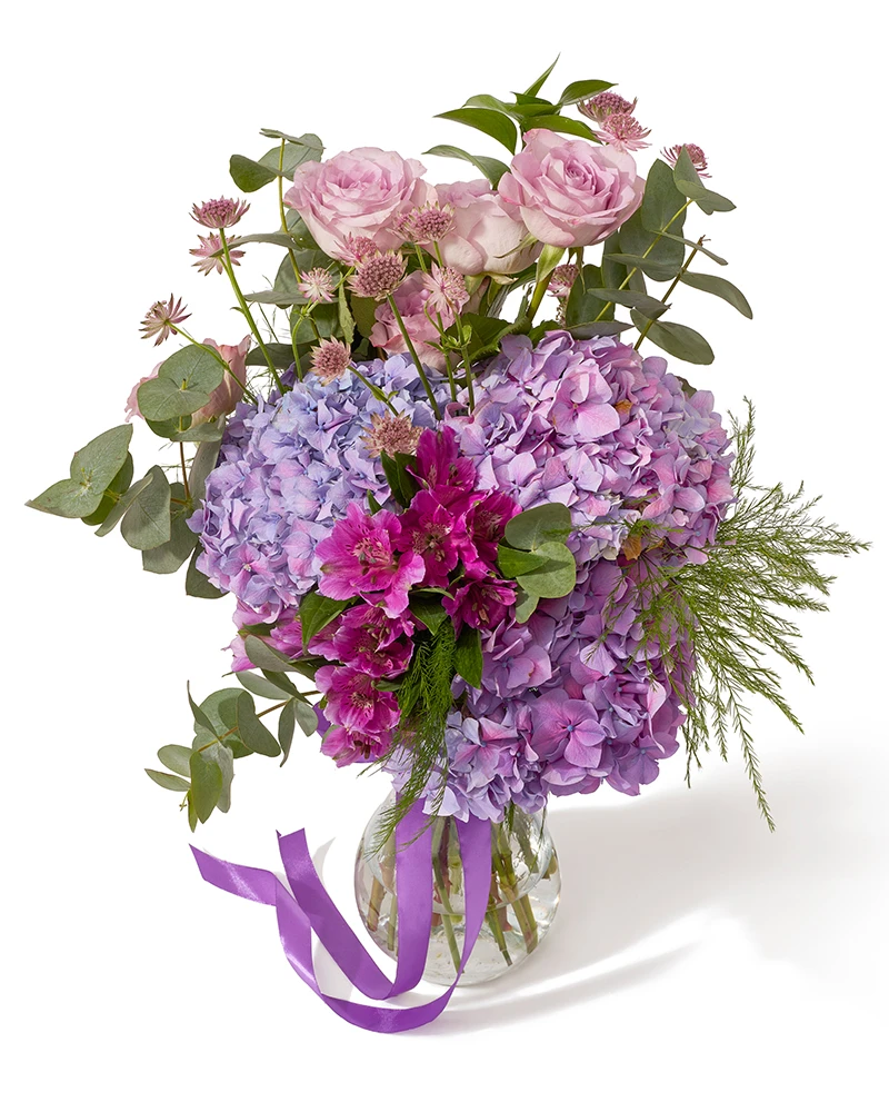Buchet cu hortensie, alstroemeria si trandafiri „Enchanted Garden”