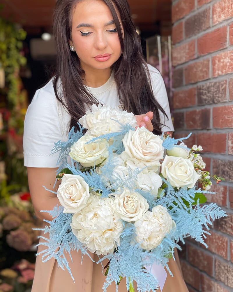 Buchet cu hortensie, bujori si trandafiri „Pastel Rhapsody”-2