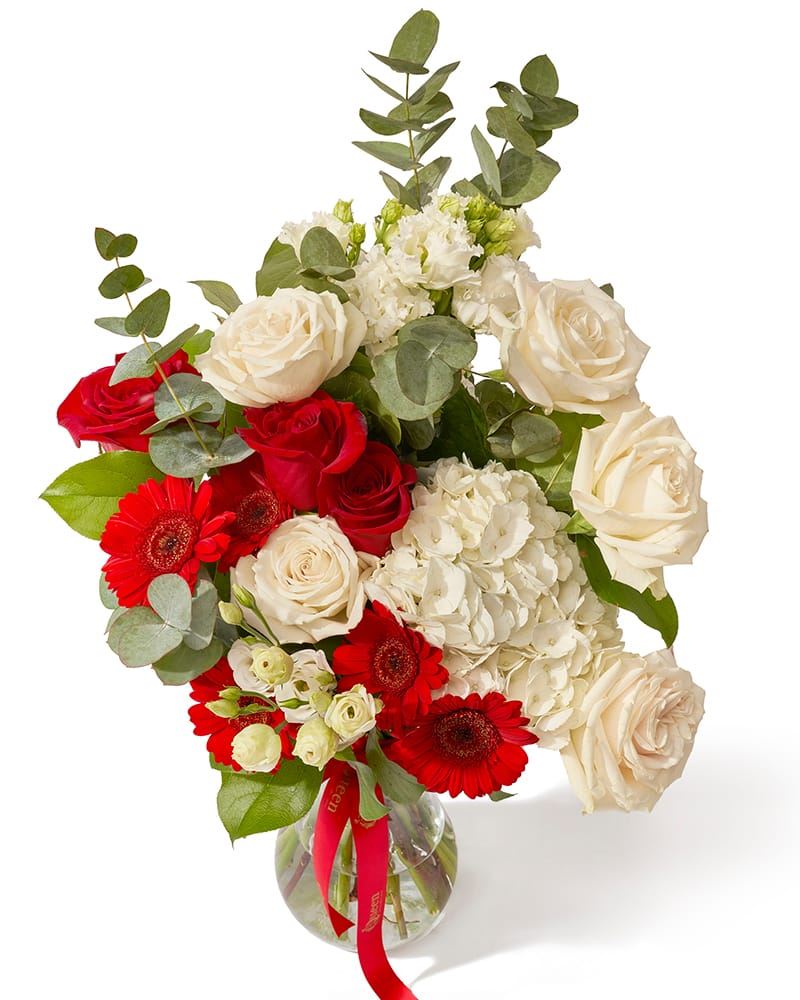 Buchet cu hortensie, trandafiri si minigerbera „Blossom Whisper”