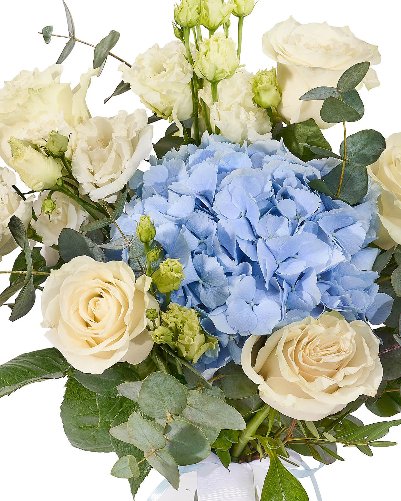 Buchet cu trandafiri albi, lisianthus alb, hortensie bleu si eucalipt „Floral Tide”