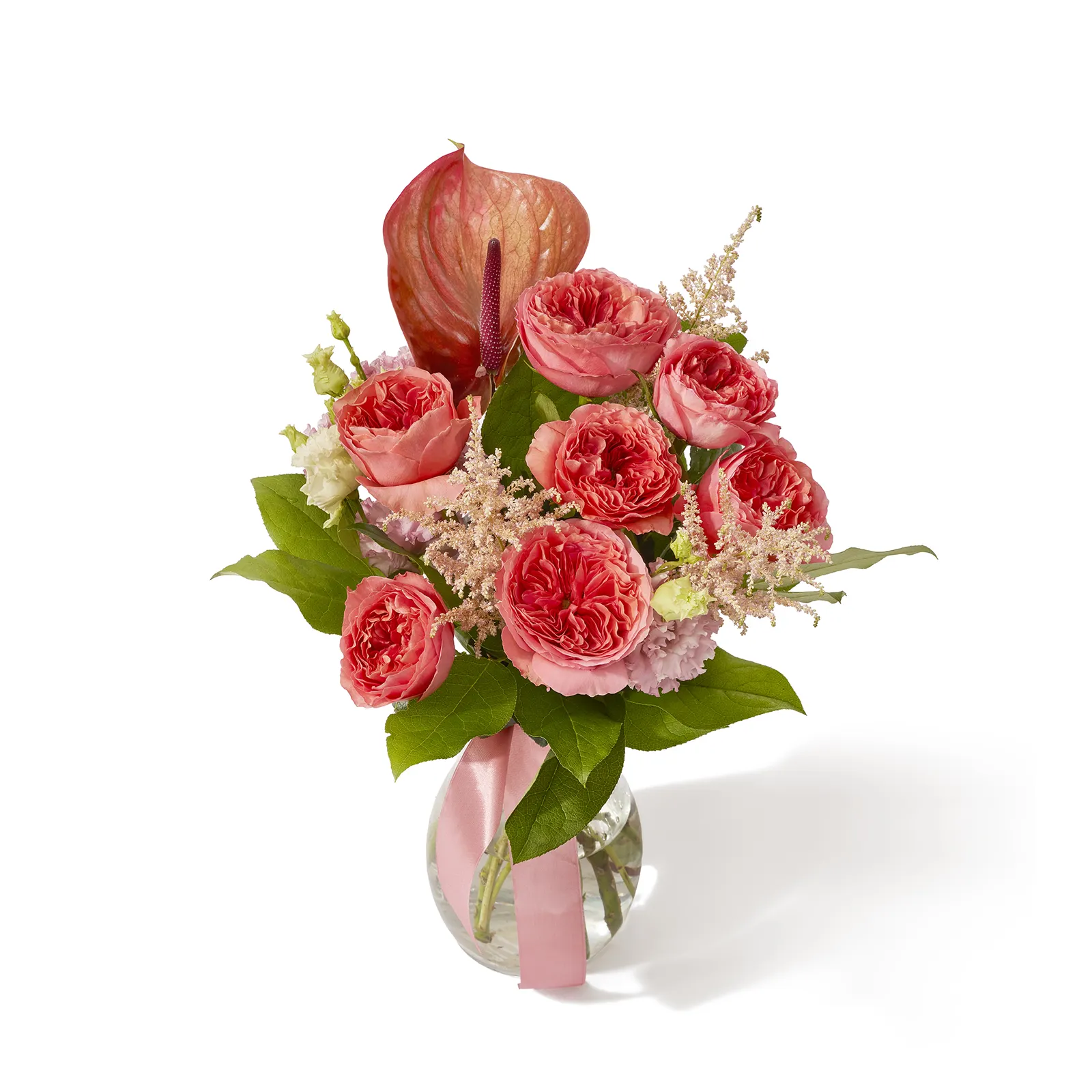 Buchet cu trandafiri, anthurium si astilbe „Royal Charm”