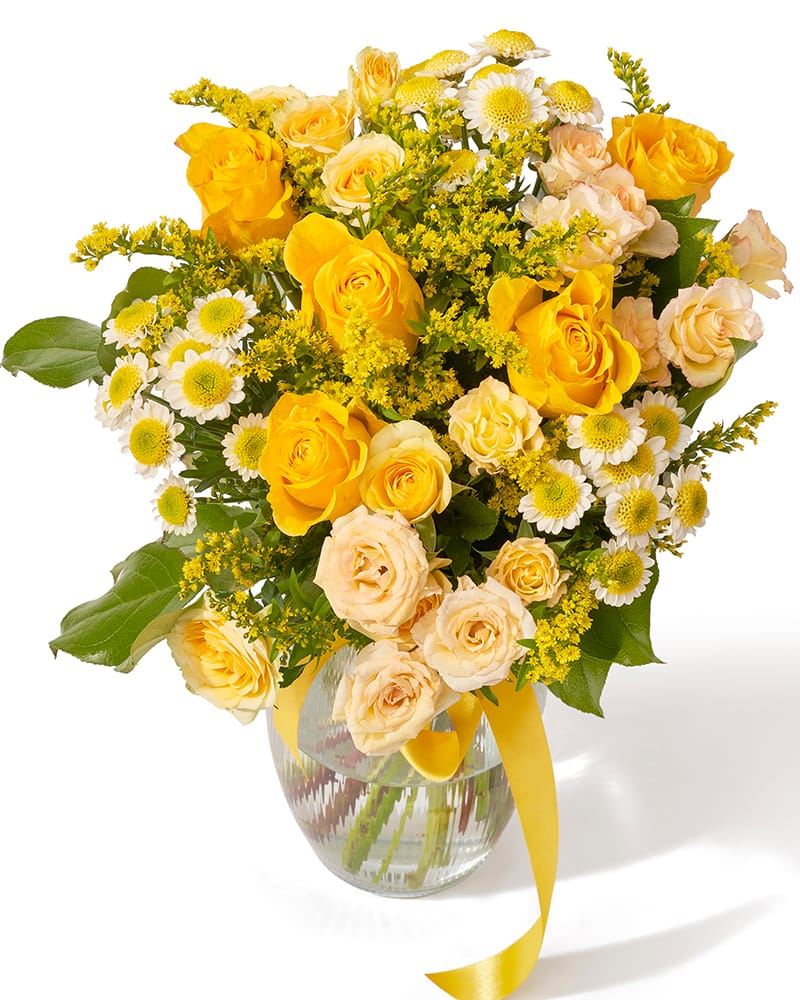 Buchet cu trandafiri, crizanteme si minirose „Sparkling Elegance”