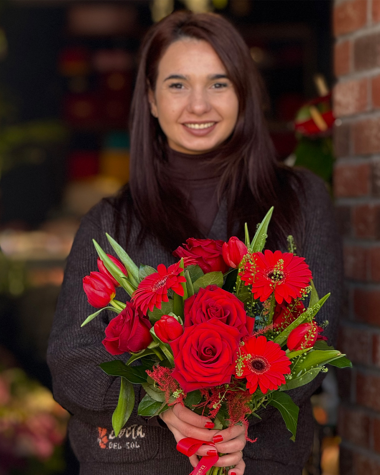 Buchet cu trandafiri, gerbera și lalele „Sunny Bloom”-2
