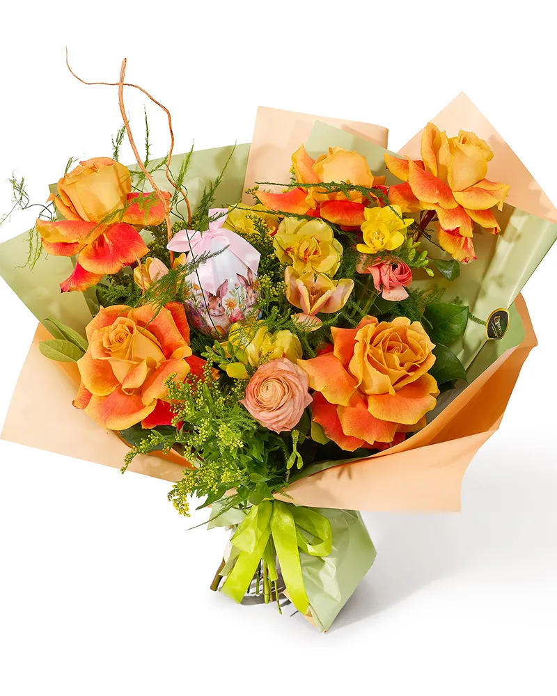 Buchet cu trandafiri, lalele, frezii, ranunculus și narcise „Sunlit Roses”