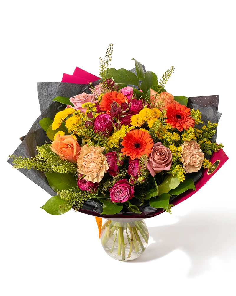 Buchet cu trandafiri, minirose si crizanteme santini „Golden Horizon”