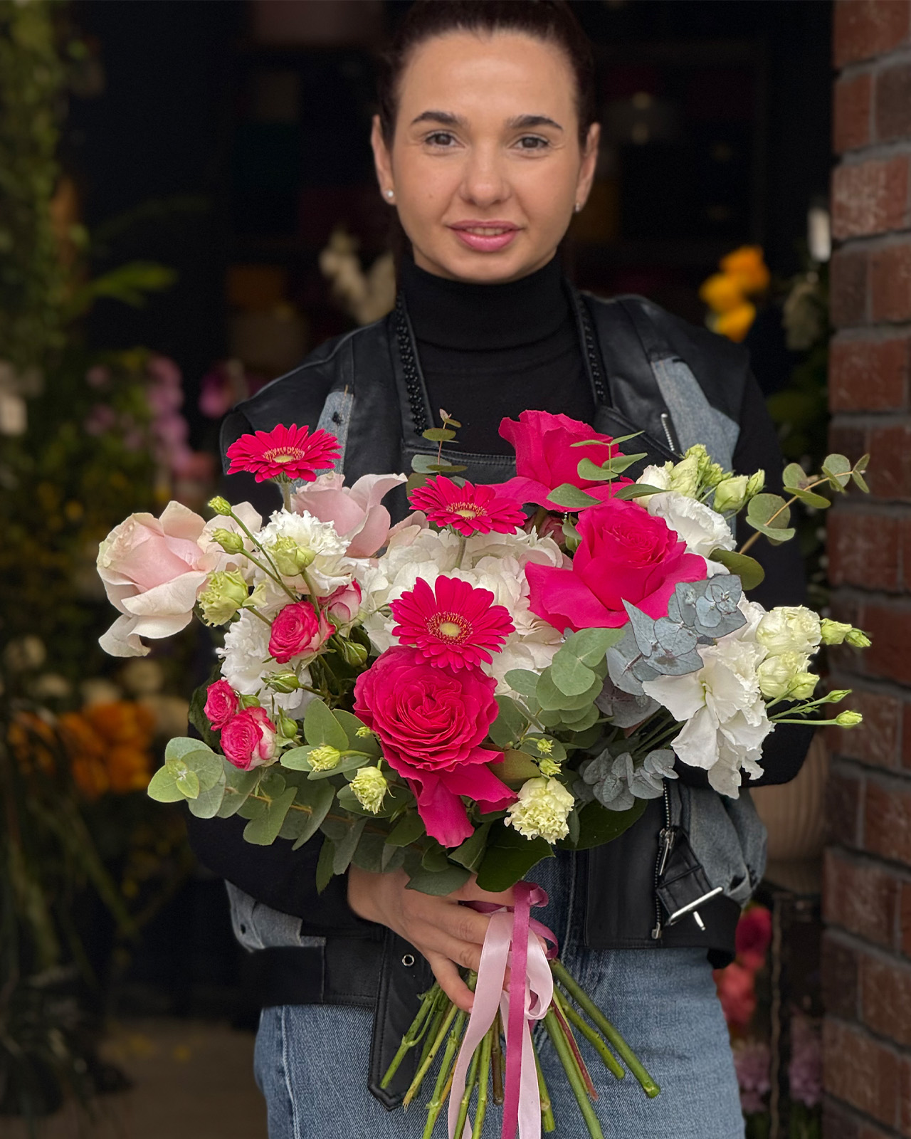 Buchet cu trandafiri Pink Floyd, hortensie si lisianthus „Rose Elixir”-4
