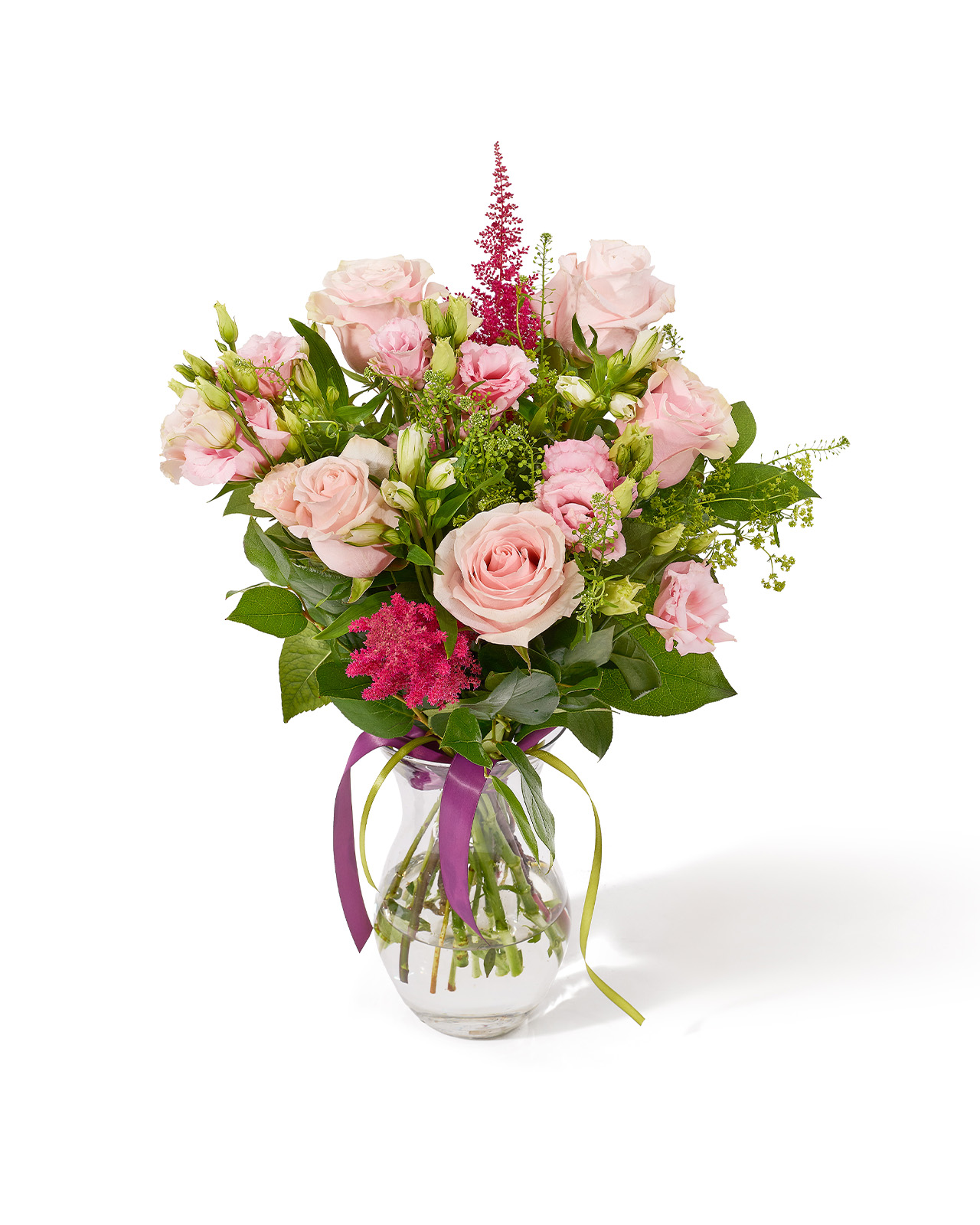 Buchet cu trandafiri roz, lisianthus roz, astilbe, alstroemeria alba si alchemilla „Blush Tide”