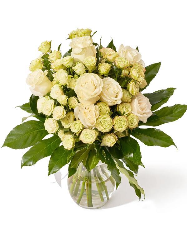 Buchet cu trandafiri si minirose „Velvet Romance”