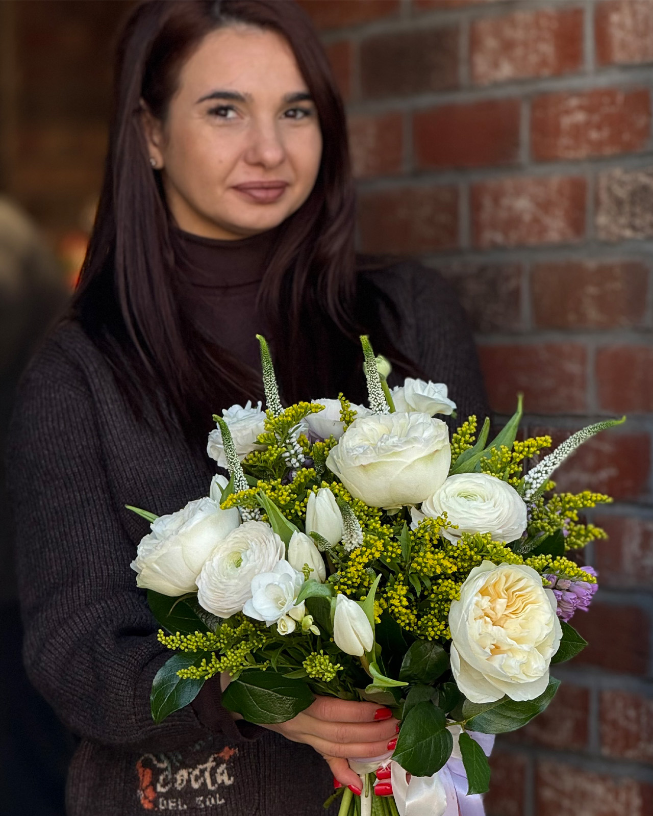 Buchet cu trandafiri și zambile „Aurora Garden”-2