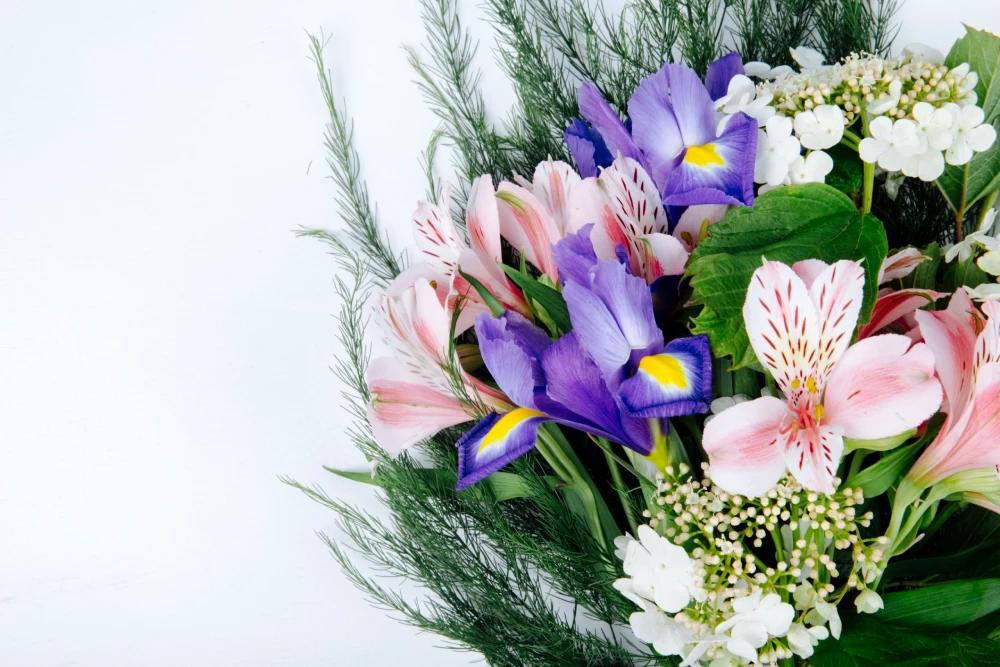 Buchet de flori de primăvară: ce flori se poartă în 2026