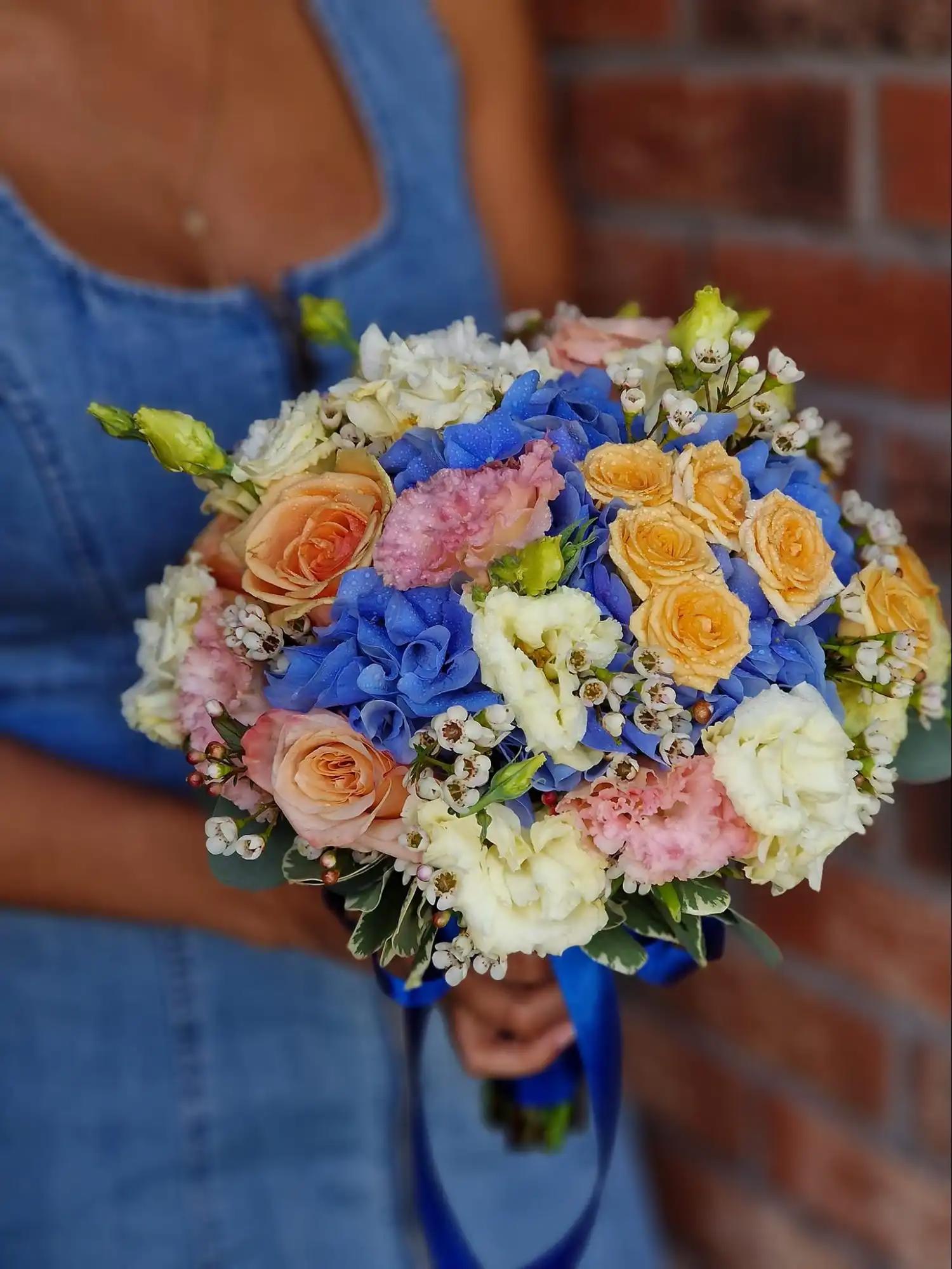 Bucură-te de ziua ta specială cu un buchet de mireasă unic de la Florăria Queen - 4