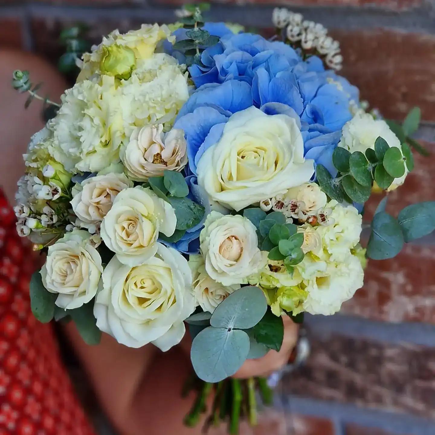 Bucură-te de ziua ta specială cu un buchet de mireasă unic de la Florăria Queen - 5