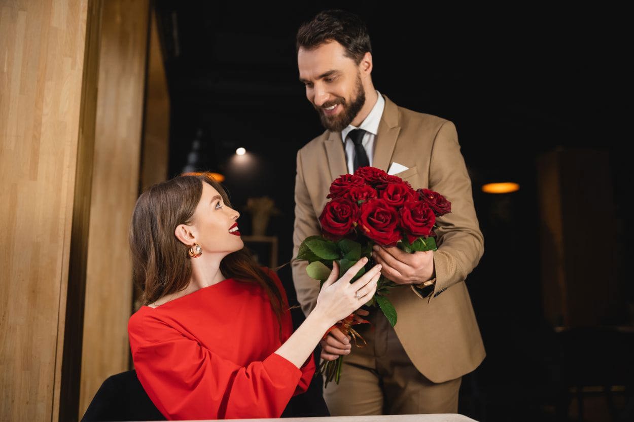 Cum să oferi un buchet de flori: sfaturi pentru a respecta bunele maniere - 2